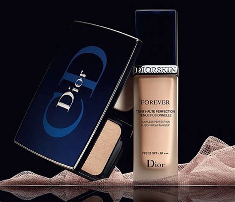 Pronađite Dior puder u kamenu ili prahu u Douglas online trgovini